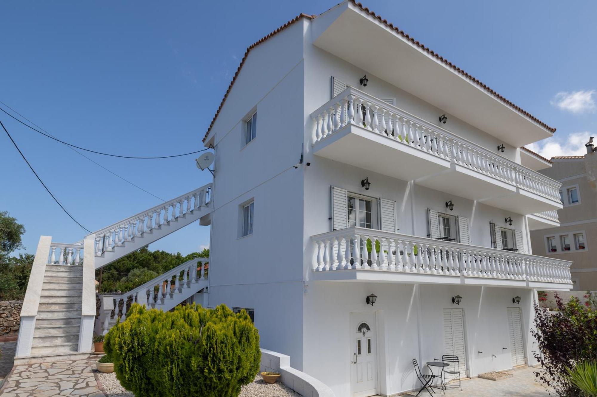 White House Studios & Apartments Argostoli  Luaran gambar